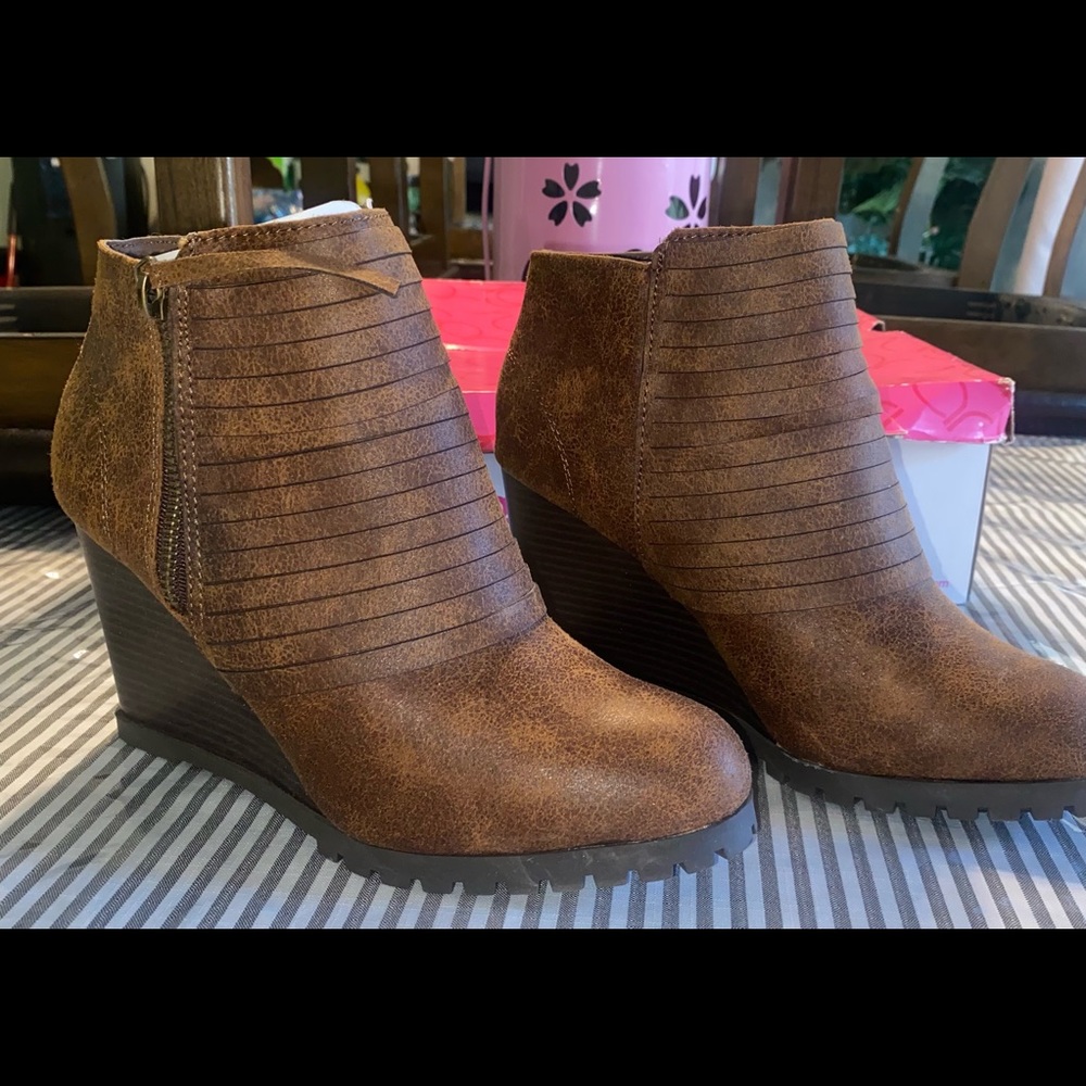 Womens Wedge Booties